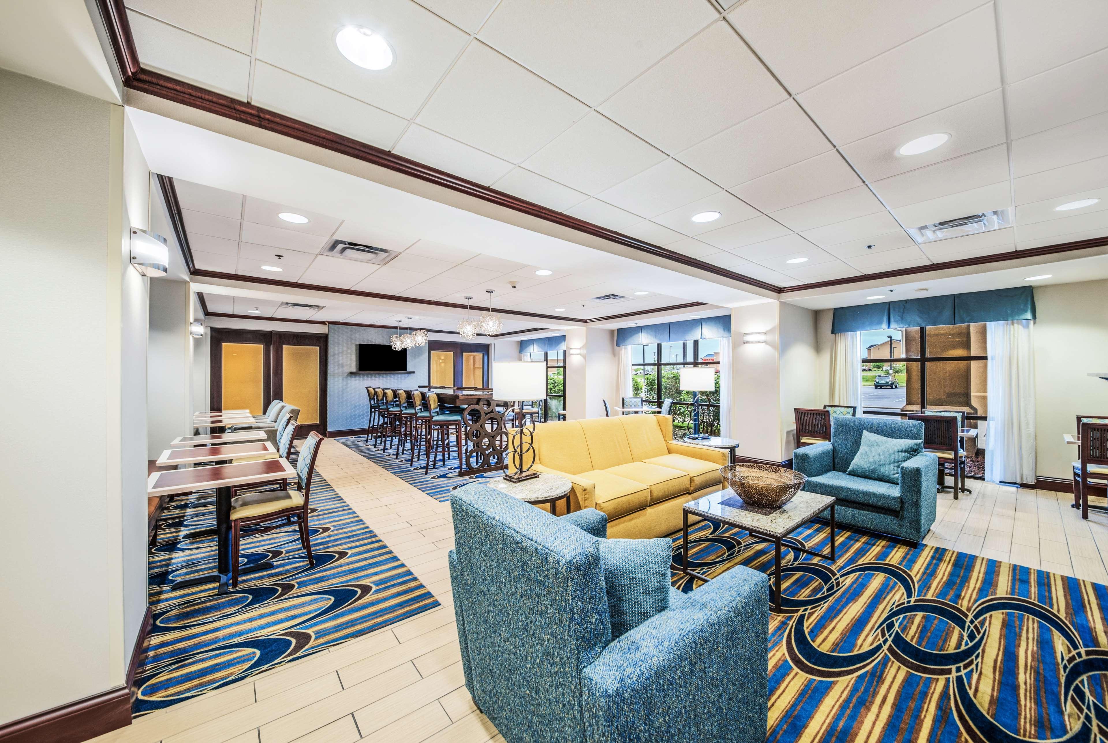 Hampton Inn Greenfield Exterior photo