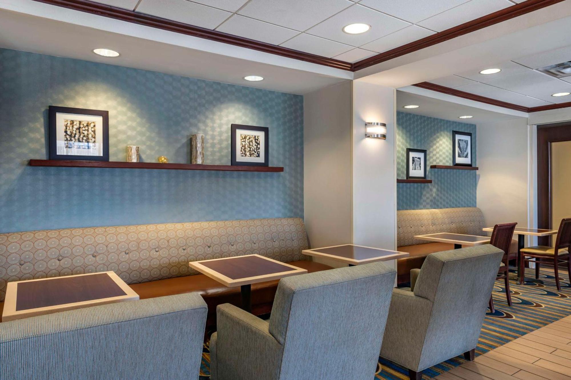 Hampton Inn Greenfield Exterior photo